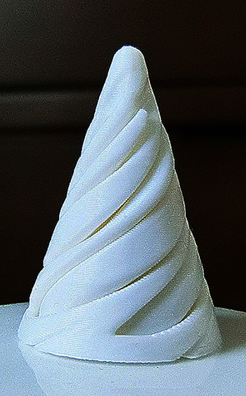 オブジェ「ナニカ」